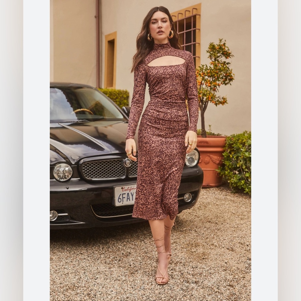 ASTR THE LABEL LEIGHTON GEO PRINT CUTOUT MIDI DRESS